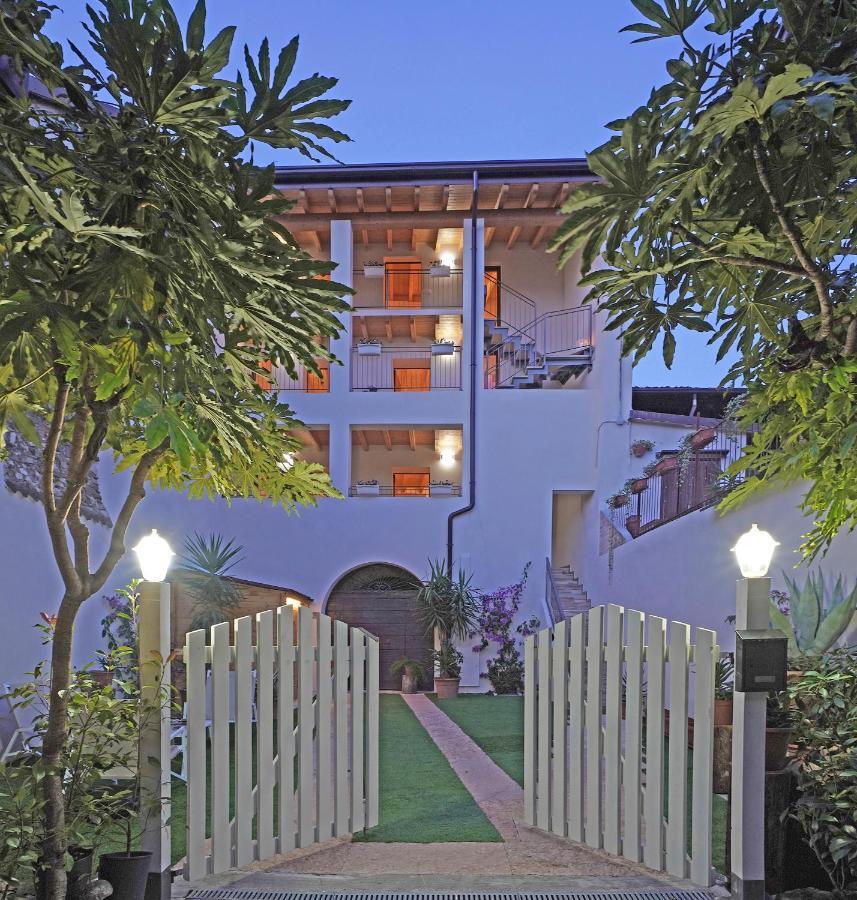 Apartments Villa Bougainville ซานเฟลีเช เดล เบนาโก ภายนอก รูปภาพ
